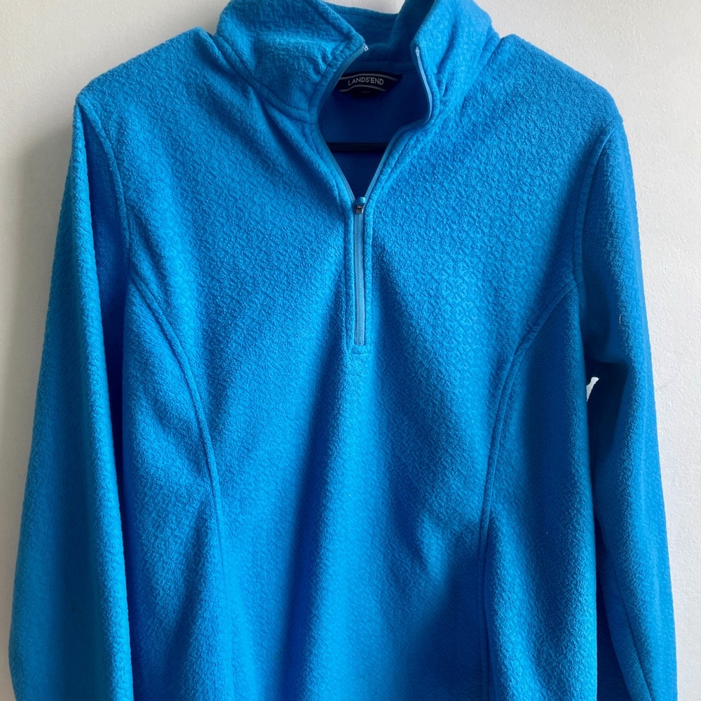 Lands’ End pullover (size m)